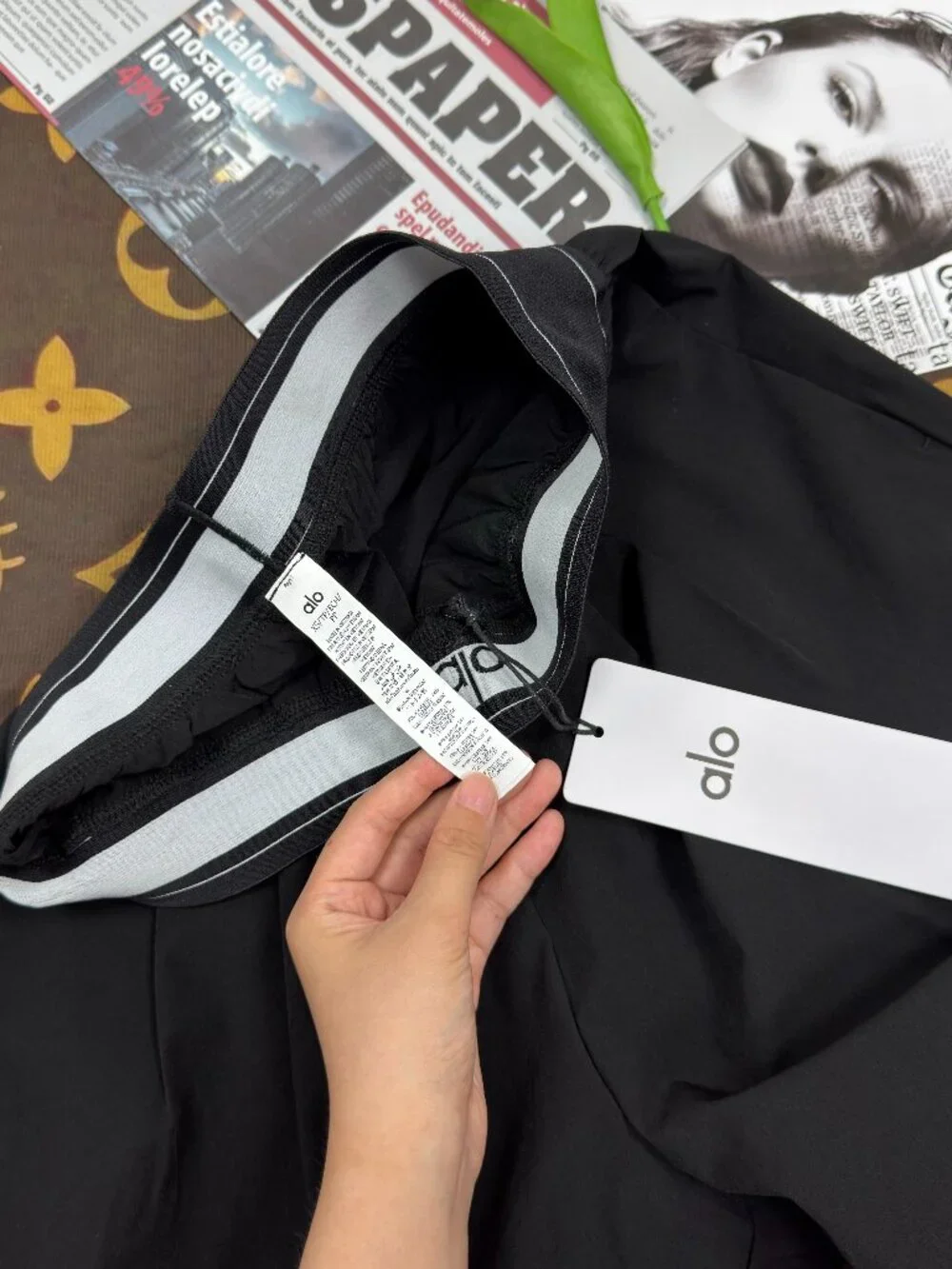 🎨ALO Yoga Suit Up Trouser Black (Regular) 30-inch✨ - Picture 4 of 8